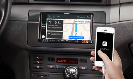 Online Navigation with Apple CarPlay - INE-W720E46